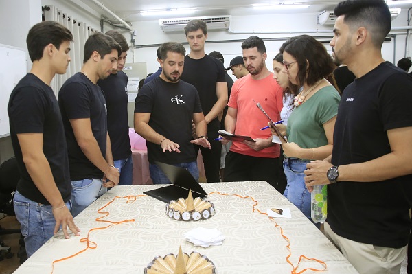 Apresentação do cone trufado de brigadeiro